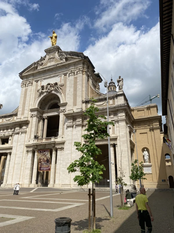 posa-serramenti-per-strutture-pubbliche-milano